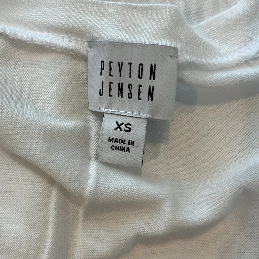 basic tee - Picture 3 of 3